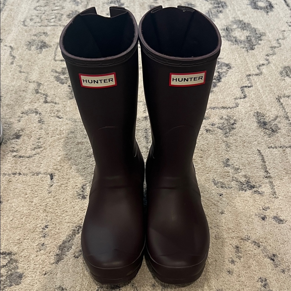 Hunter Plum colored mid calf rain Boots